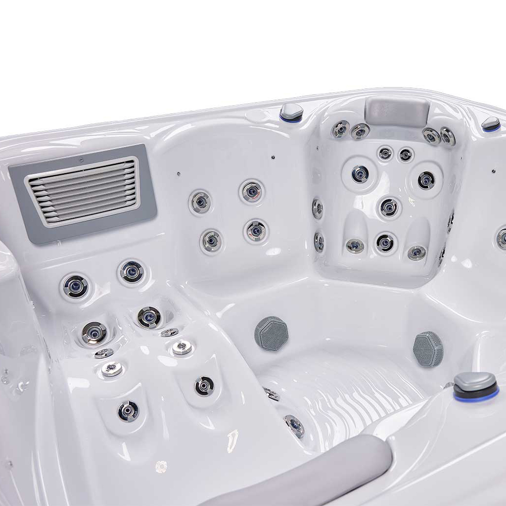 New York Hot Tub - Image 5