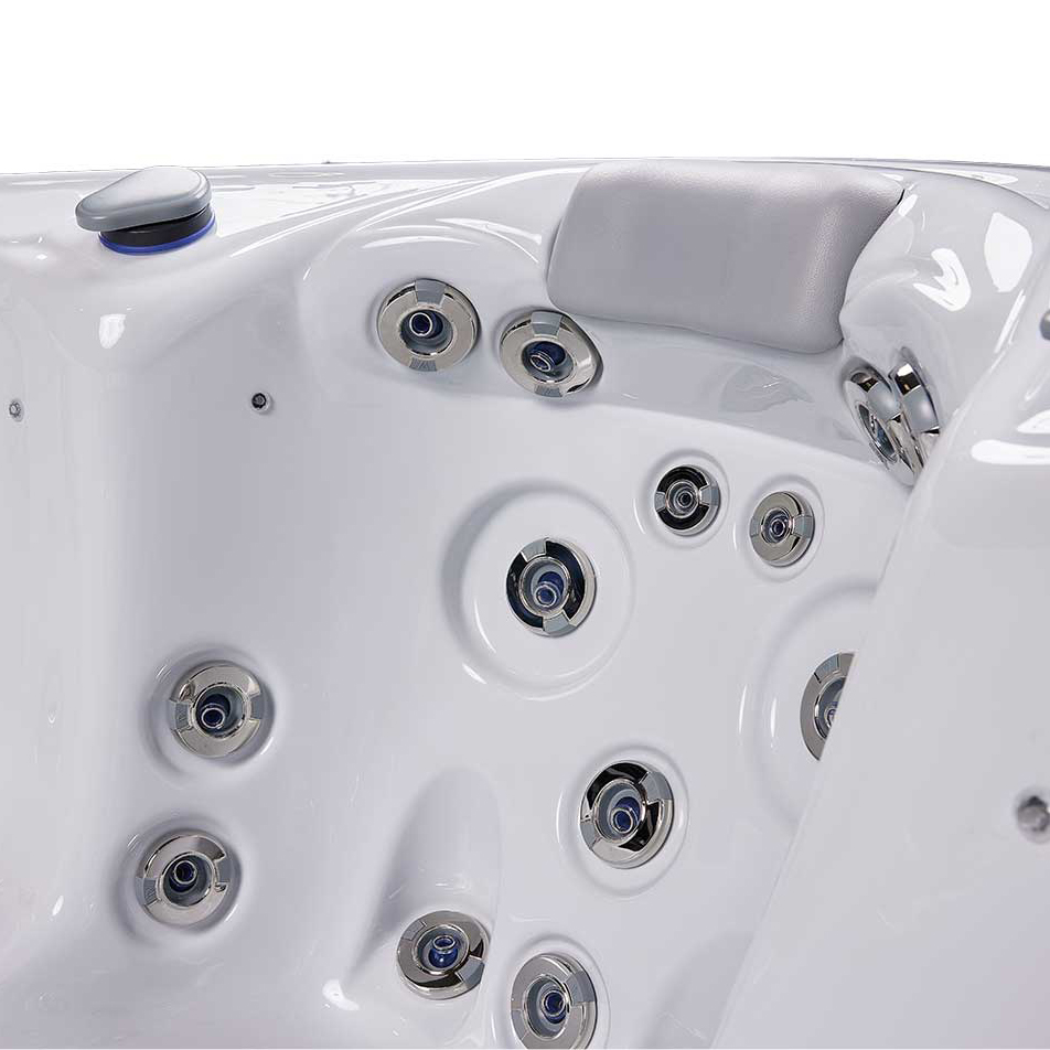 New York Hot Tub - Image 8