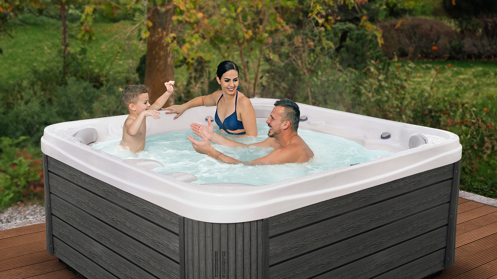 Chicago Hot Tub - Image 10