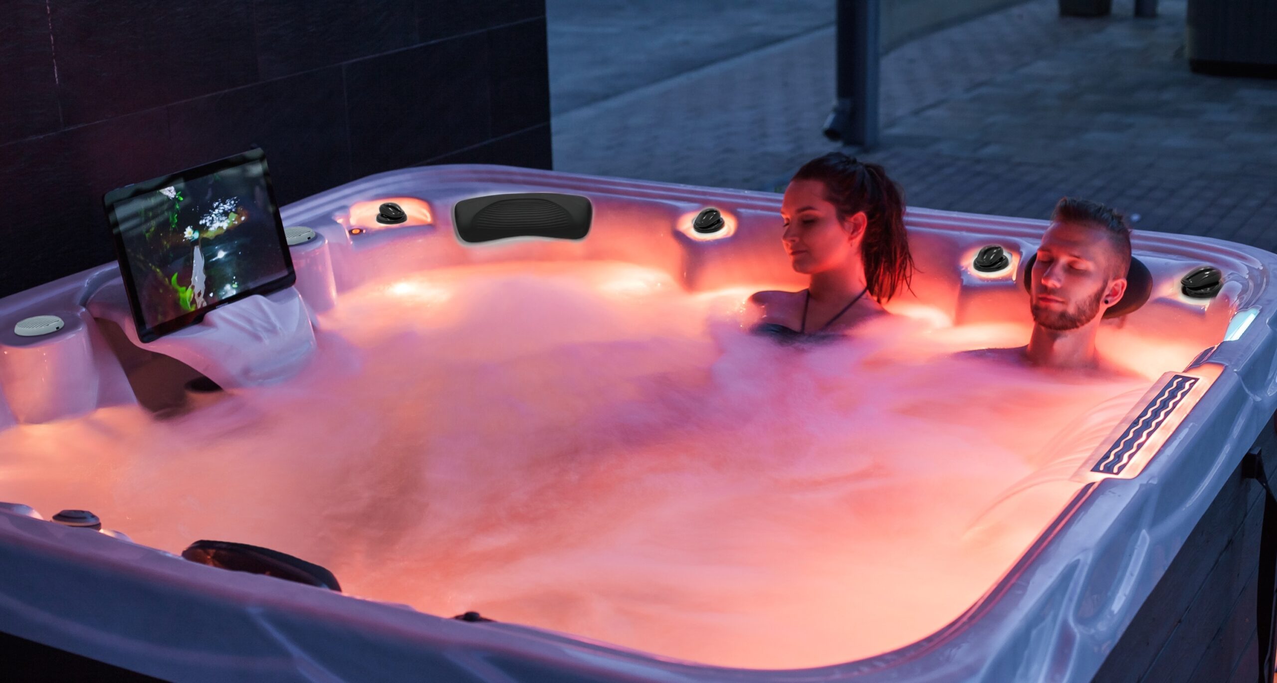 Hollywood Hot Tub - Image 9