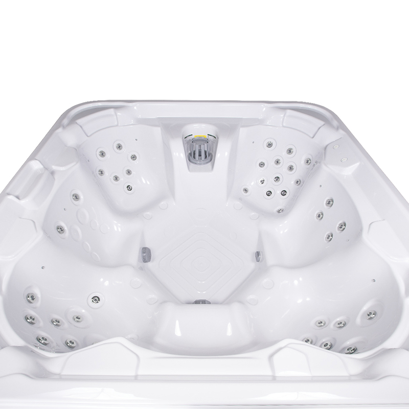 Vacation Hot Tub - Image 5