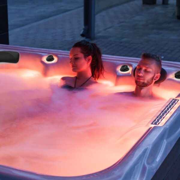 Hollywood Hot Tub